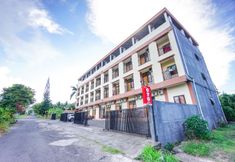 Luar Bangunan 3 OYO 1693 Edward Residence Malalayang