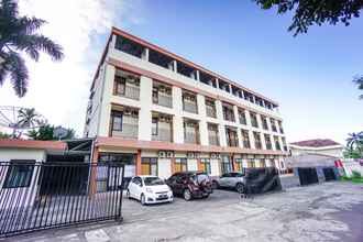 Bangunan 4 OYO 1693 Edward Residence Malalayang