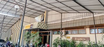 Exterior 3 OYO 1761 Hotel Dirgahayu
