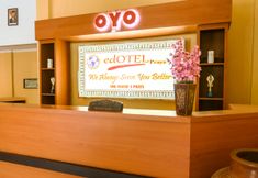 Lobby 6 OYO 1732 Edotel Praya Syariah