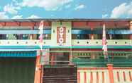 Bangunan 2 OYO Living 1756 Amira Guest House