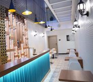 Bar, Cafe and Lounge 6 Hayden Inn Purwokerto