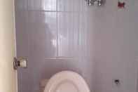 Toilet Kamar Homestay Mama