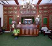 Lobby 7 SUPER OYO Capital O 1644 Hotel Griya Kencana 