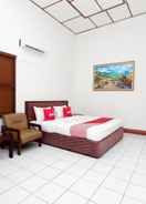 BEDROOM SUPER OYO Capital O 1644 Hotel Griya Kencana 