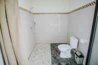 In-room Bathroom Arunika Cottage Penida