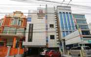 ภายนอกอาคาร 6 OYO 1724 Hotel Sembilan Sembilan