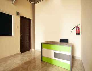 Sảnh chờ 2 OYO 1763 Dinda Residence Syariah