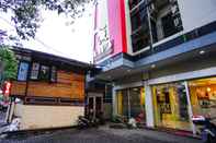 Bangunan SUPER OYO 1769 Rid's Hotel