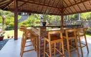 Bar, Cafe and Lounge 6 Villa Ronggo Mayang at Balian beach