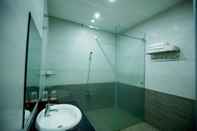 Toilet Kamar Nhat Quang Hotel Bao Loc