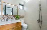 In-room Bathroom 7 Luxury Shell Villa By the Sea