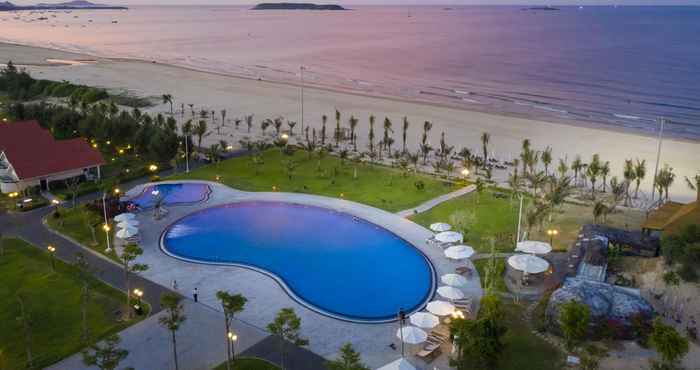 Swimming Pool Sao Mai Beach Resort