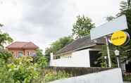 Exterior 2 OYO 1806 Puri Arsita Homestay