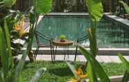 Kolam Renang 2 Larimar Hotel & Resort