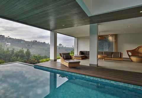 Swimming Pool 10 BR Mountain View Villa with a private pool