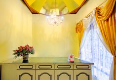 Lobby 6 OYO 1770 Hotel Mawar Saron 2