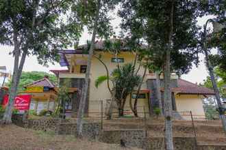 Bangunan 4 SPOT ON 1767 Villa Anggur Panderman