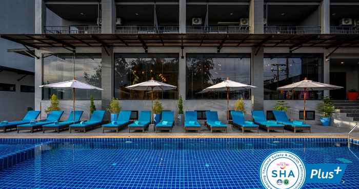 สระว่ายน้ำ Maikhao Hotel managed by Centara