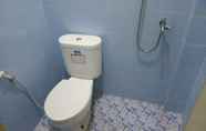 Toilet Kamar 3 Guest House 647