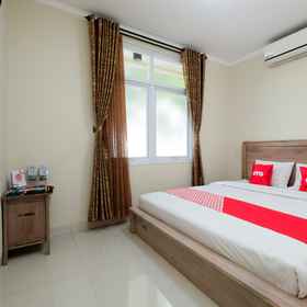 OYO 1739 Tekmira Residence Sudirman Syariah 1, Hotel Warung nasi cipedung