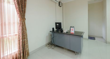 Lobby 2 OYO 1739 Tekmira Residence Sudirman Syariah