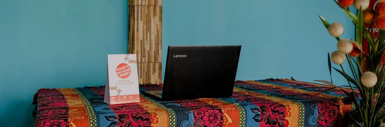 로비 OYO 1784 Hj. Aniek Residence