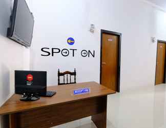 Lobi 2 SPOT ON 1784 TNC Residence Syariah