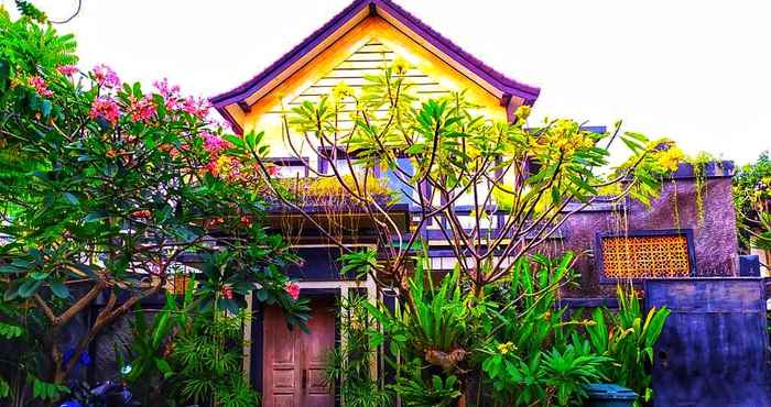 Bên ngoài Villa Iyas Bali
