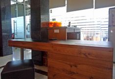 Lobby 5 OYO Life 1860 Kos Sae