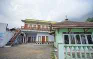 Exterior 3 OYO 1834 Family Homestay Syariah