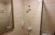 In-room Bathroom 7 Gardena Hotel Indramayu
