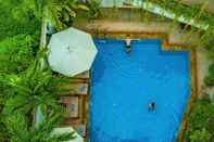 Swimming Pool Chez Moi Suites & Spa