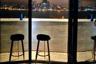 Bar, Cafe and Lounge L'etoile de Mer - Capsule Hotel