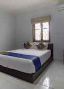 BEDROOM SPOT ON 1792 Roemah Nenekoe Guest House