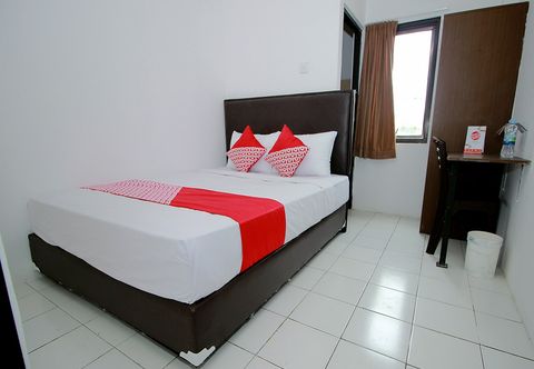 Bedroom Super OYO 1678 Jati Exclusive Homestay