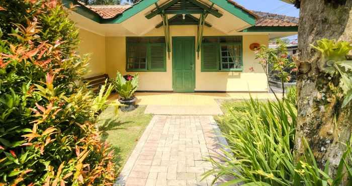 Lobi Villa Lotus 5BR Rumah Gadog