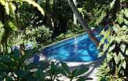 Swimming Pool 2 Villa Lotus 5BR Rumah Gadog