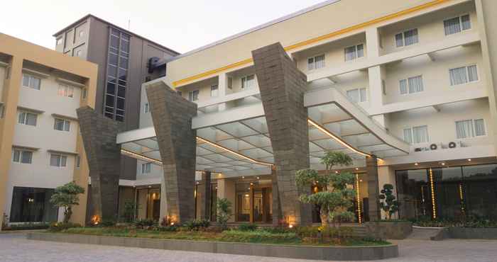 Bangunan Pollos Hotel & Gallery