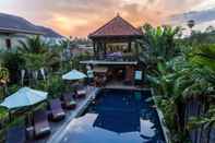 Kolam Renang Java Wooden Villa & Residence