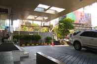 Exterior MV Rolls Apartment Simpang Lima