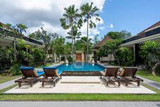 Swimming Pool Benian Villas