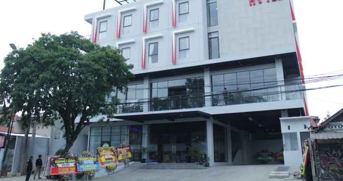 Exterior Idea's Hotel Jalan Jakarta