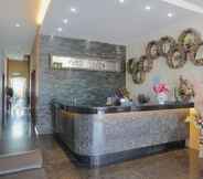 Lobby 2 OYO 89457 682 Lodge