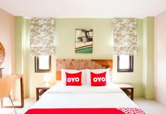 Bedroom 7 Tree Retro Hotel