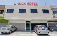 Bangunan 6 Super OYO 89495 Rich Hotel