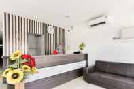 Lobi Super OYO 89495 Rich Hotel