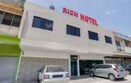 Exterior 5 Super OYO 89495 Rich Hotel