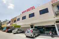 Luar Bangunan Super OYO 89495 Rich Hotel