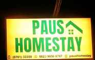 Bên ngoài 2 Paus Homestay Syariah